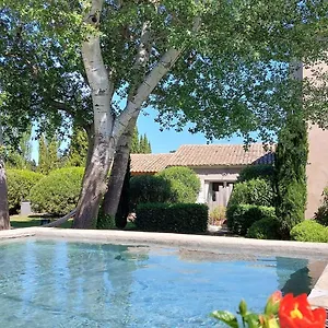le-mas-des-bardes.fr-provencehotel.com/
